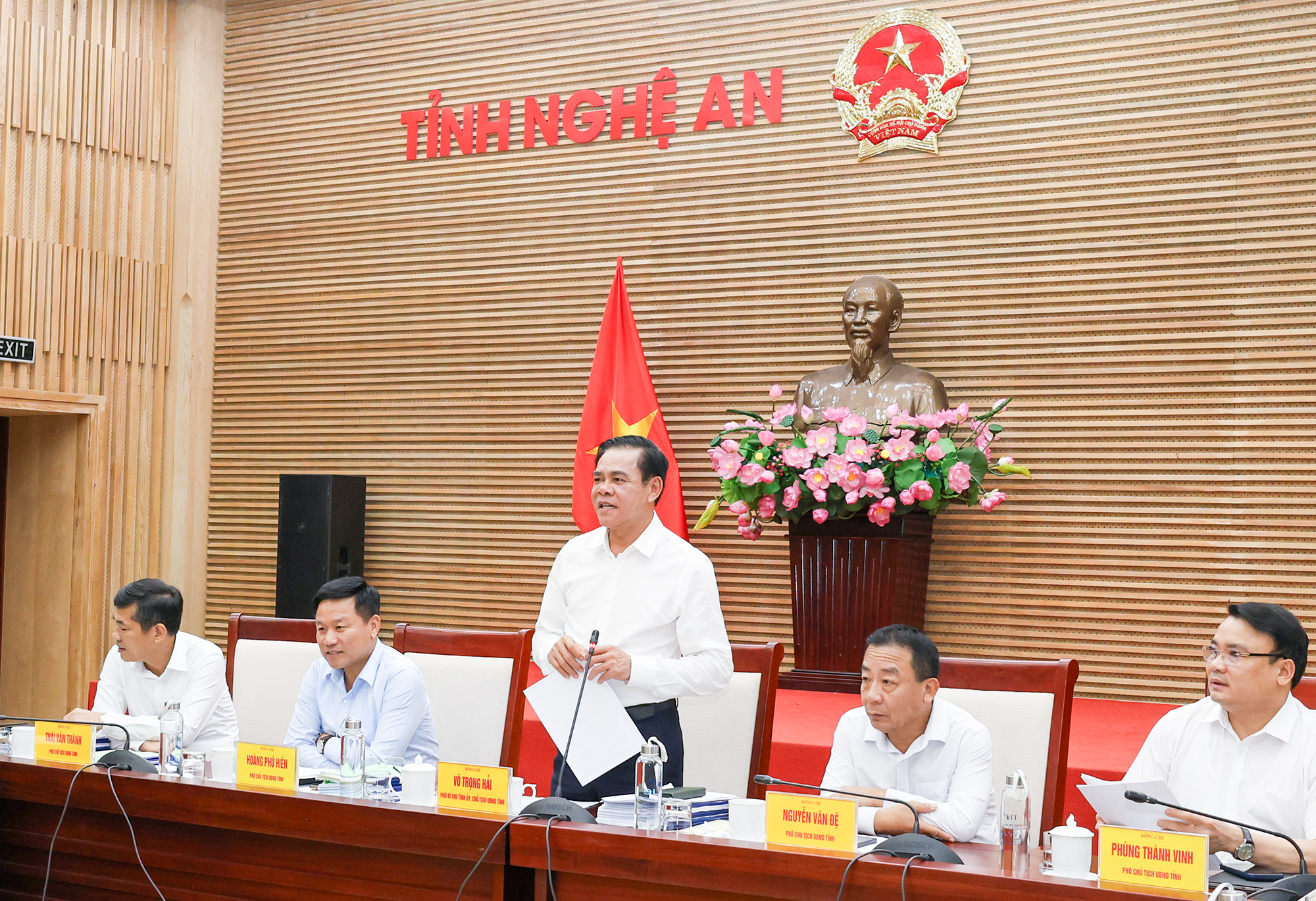 Anh-tin-bai